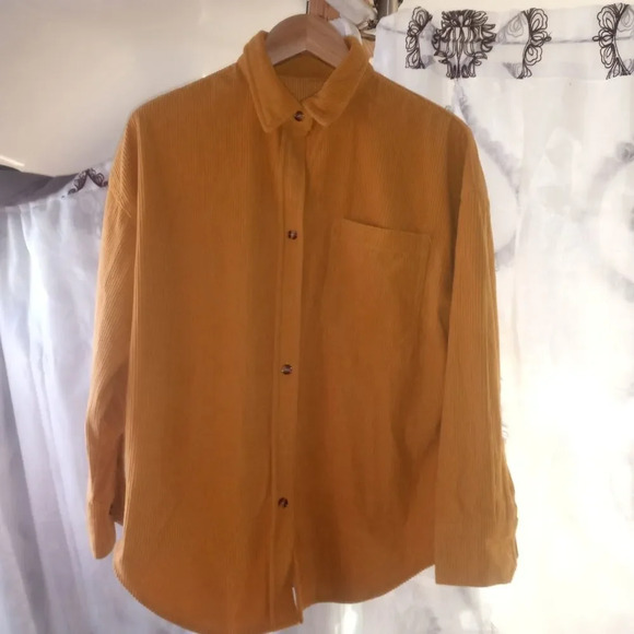 * Unisex shirt size small ( box AC ) - Picture 1 of 2